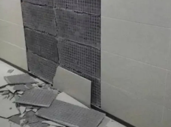 石拐瓷砖空鼓维修公司分享下石拐墙砖松动维修的知识